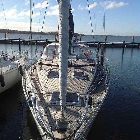 Eclipse Of The Sun Botel *